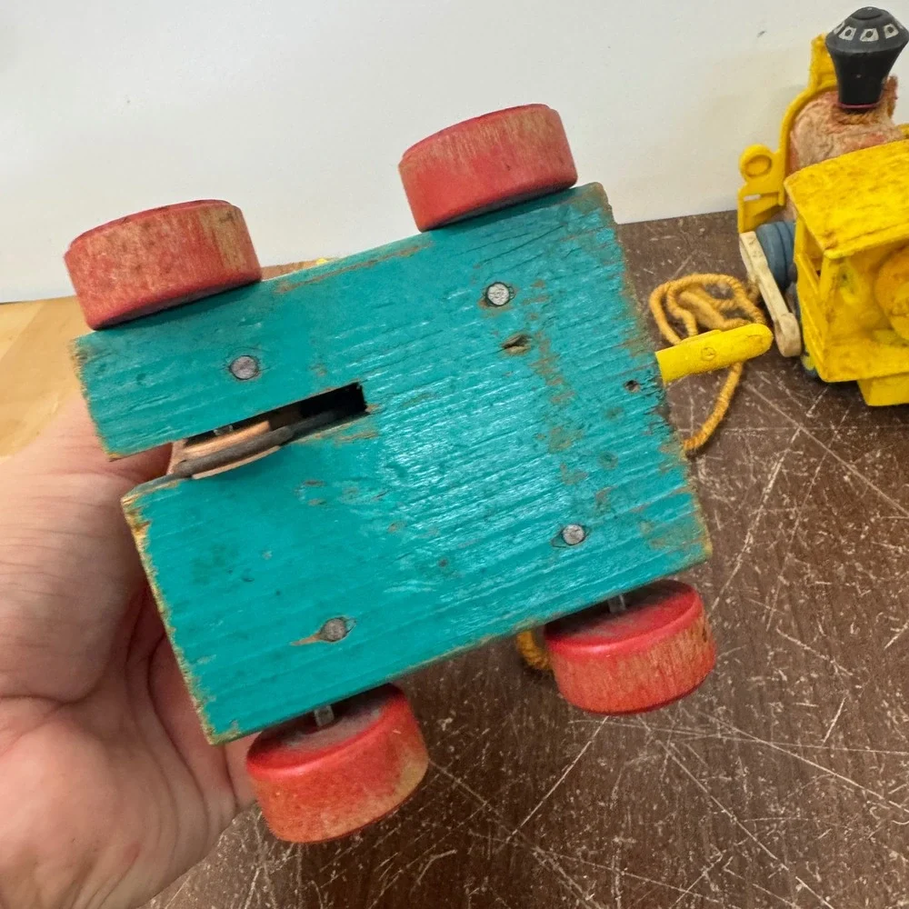 Vintage 1964 Fisher Price Huffy Puffy Train Wooden Pull‎ Toy Set